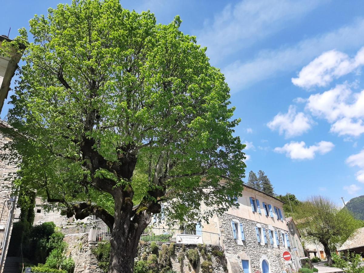Bed and Breakfast Le Sareymond Menee Екстер'єр фото