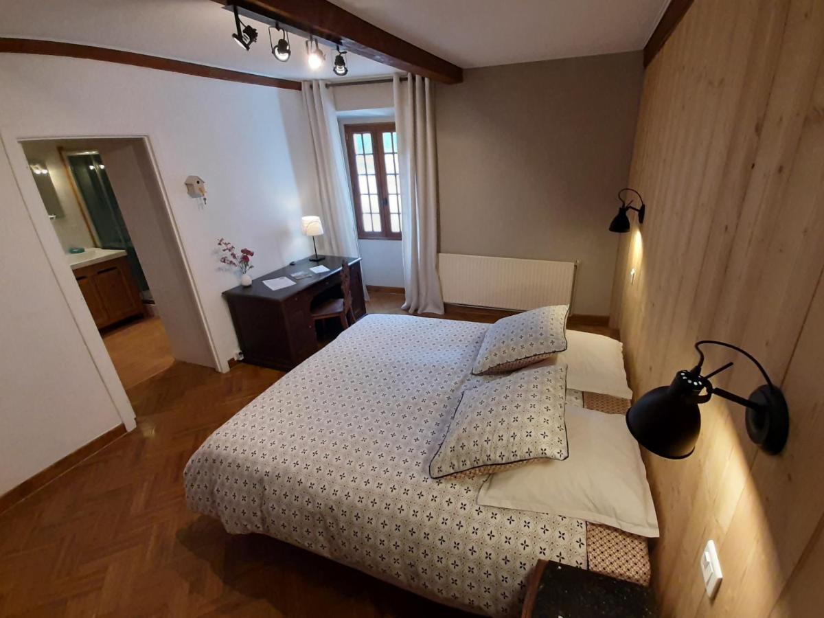 Bed and Breakfast Le Sareymond Menee Екстер'єр фото