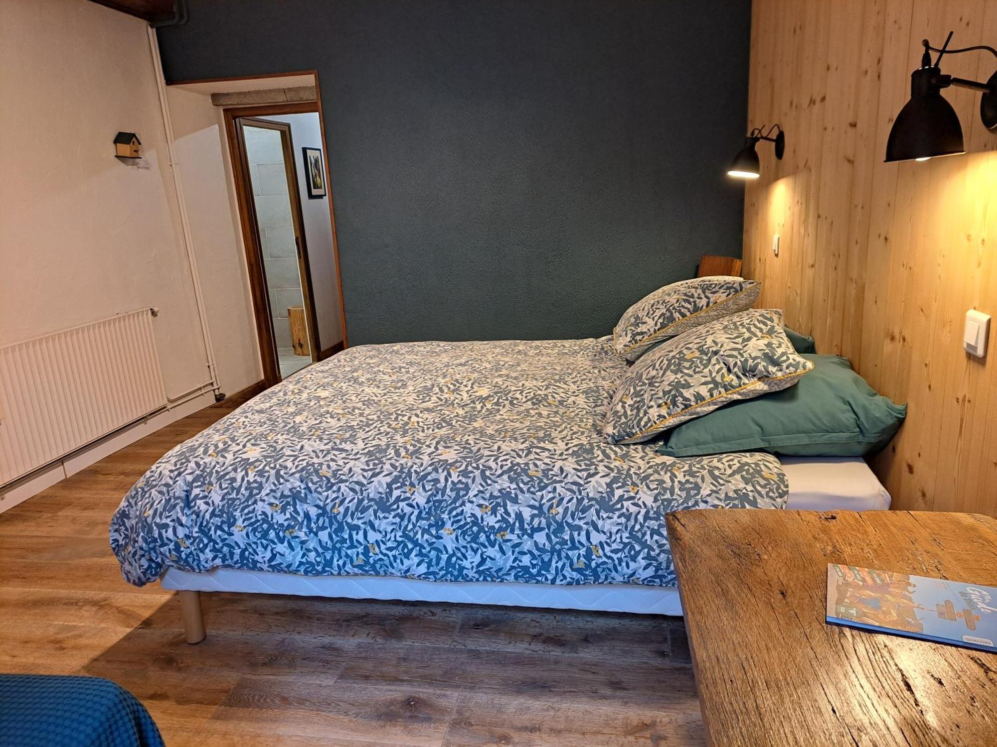 Bed and Breakfast Le Sareymond Menee Екстер'єр фото